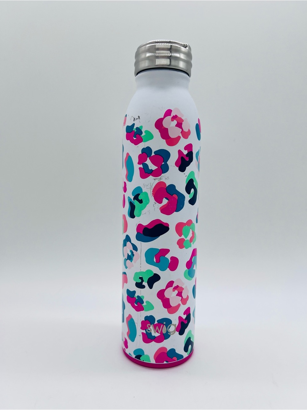 Swig Life Insulated White Sport Bottle with Pink & Teal Leopard Print 20 OZ
